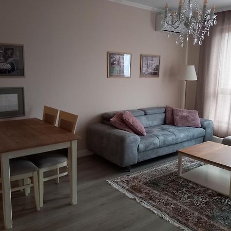 Private Apartments In White Rock Castle Balcsik Kültér fotó