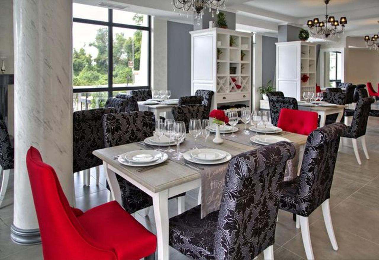 Private Apartments In White Rock Castle Balcsik Kültér fotó