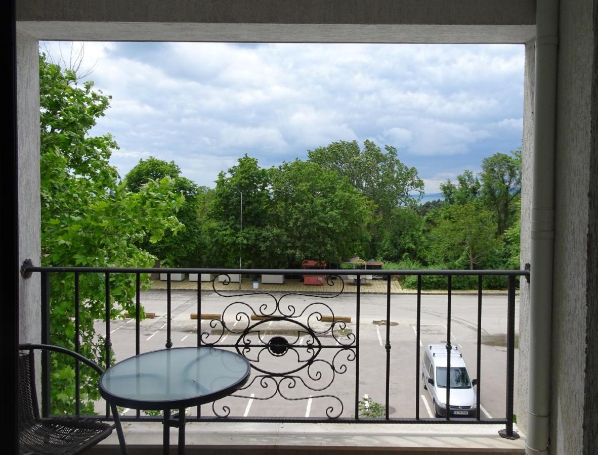 Private Apartments In White Rock Castle Balcsik Kültér fotó