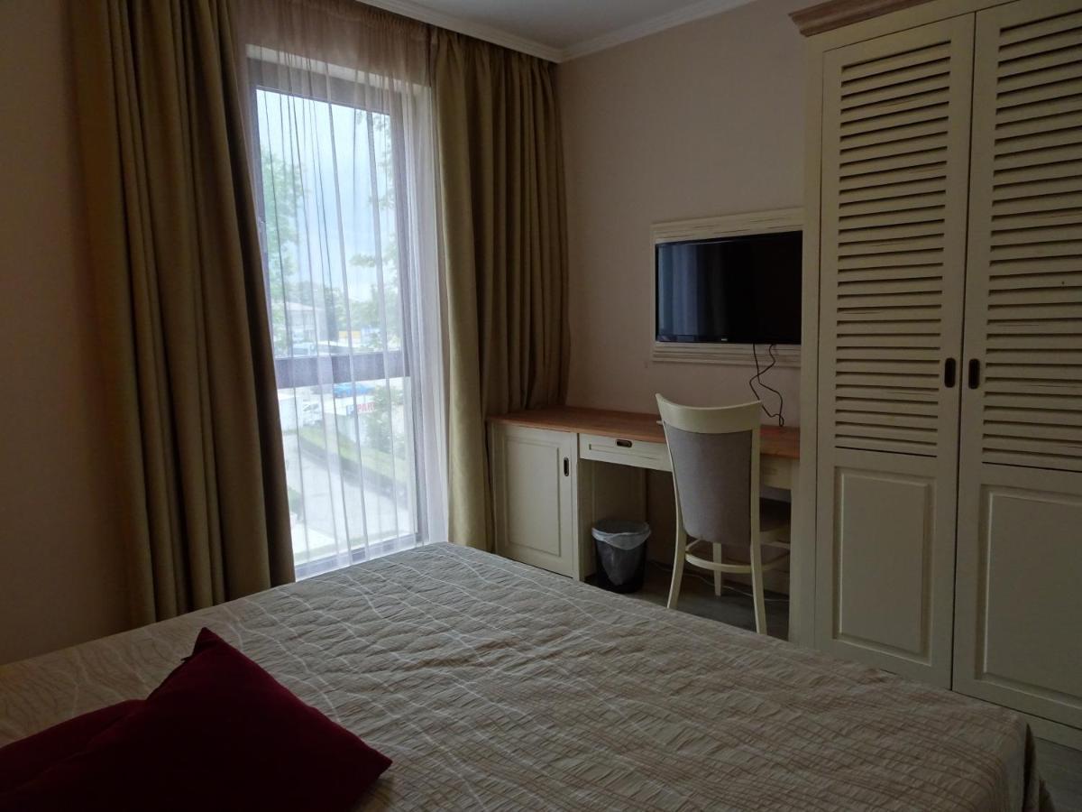 Private Apartments In White Rock Castle Balcsik Kültér fotó