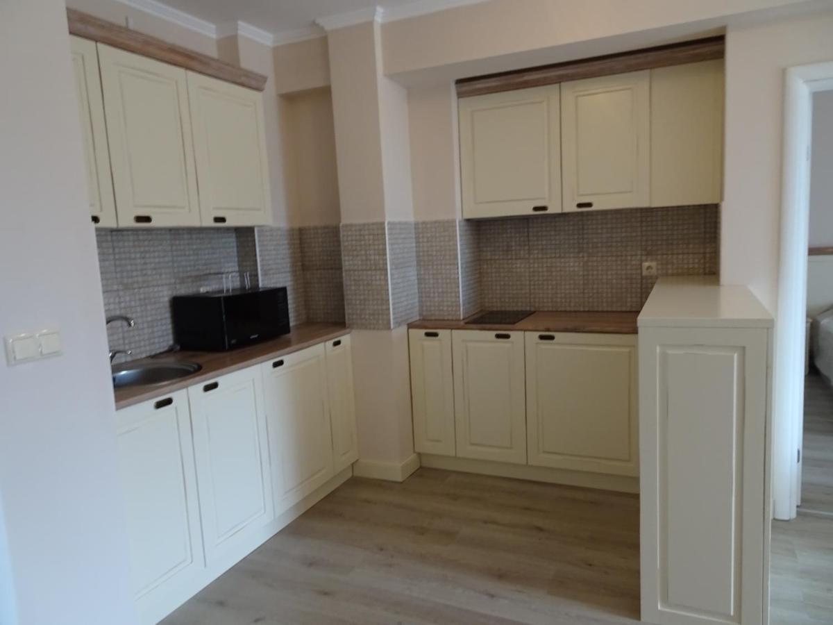Private Apartments In White Rock Castle Balcsik Kültér fotó