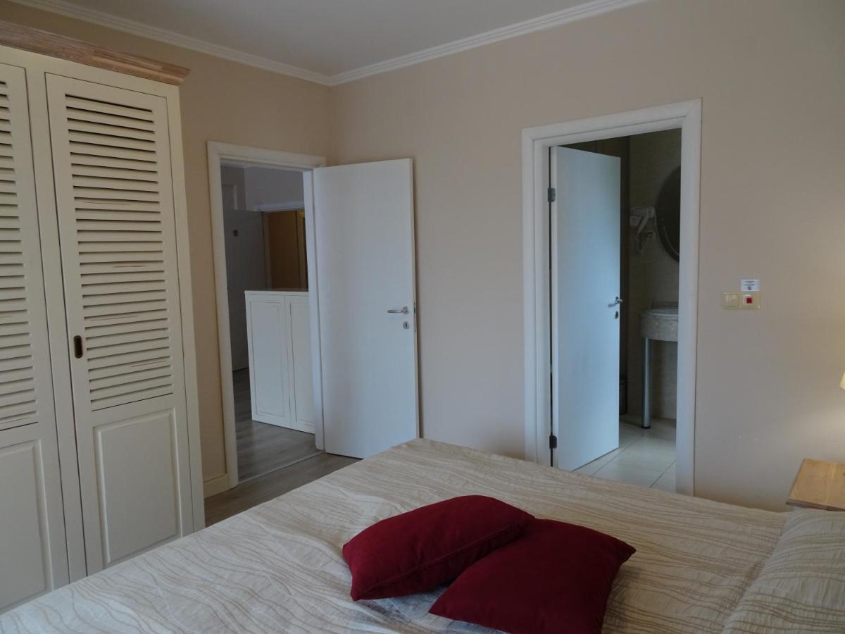 Private Apartments In White Rock Castle Balcsik Kültér fotó