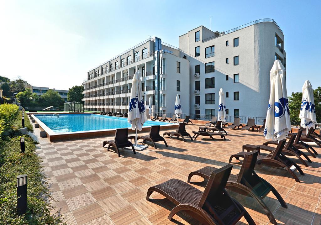 Private Apartments In White Rock Castle Balcsik Kültér fotó